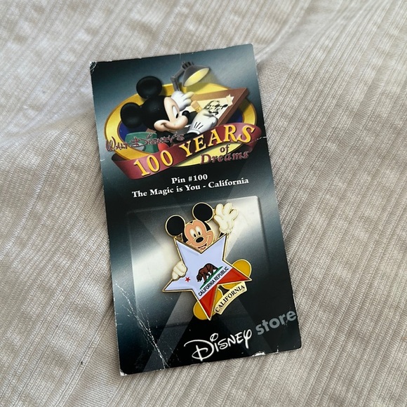 Walt Disney 100 Years of Dreams Pin #100 NEW - Picture 1 of 4